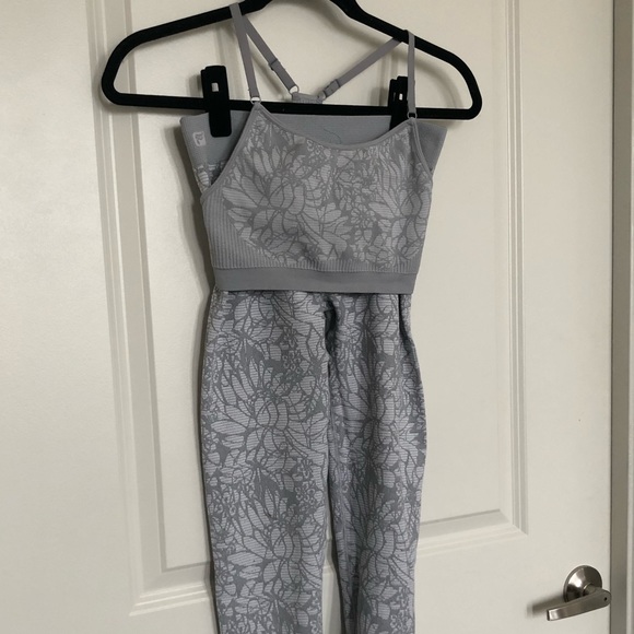 FABLETICS SET - Picture 1 of 3